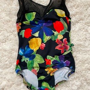 Lucky Leo.  Like new. Small